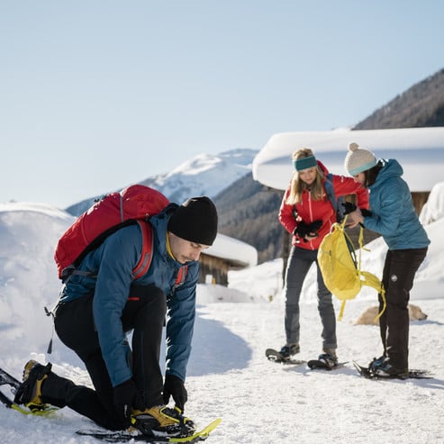 Professioneller Ausrüstungsverleih im Hotel: Schneeschuhe, Rucksack, Wanderstöcke, Karten, usw.