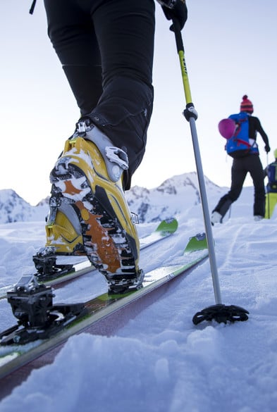 Partnership with a sporting-goods store for rentals of ski equipment.