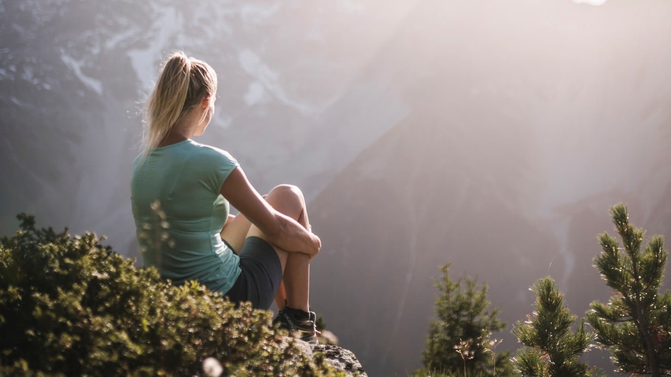 Feel the mountains: A six sense for nature