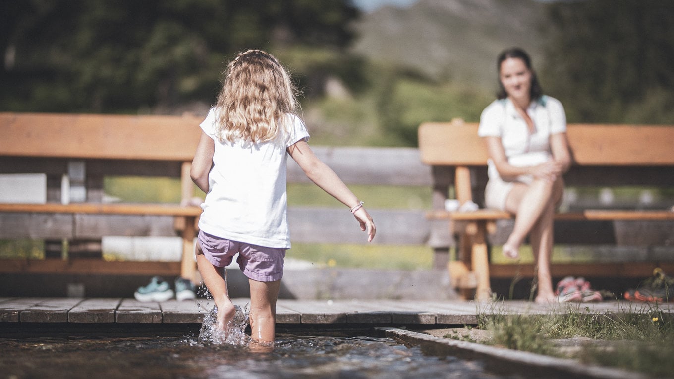 NATURE FAMILY Adventure time with the kids