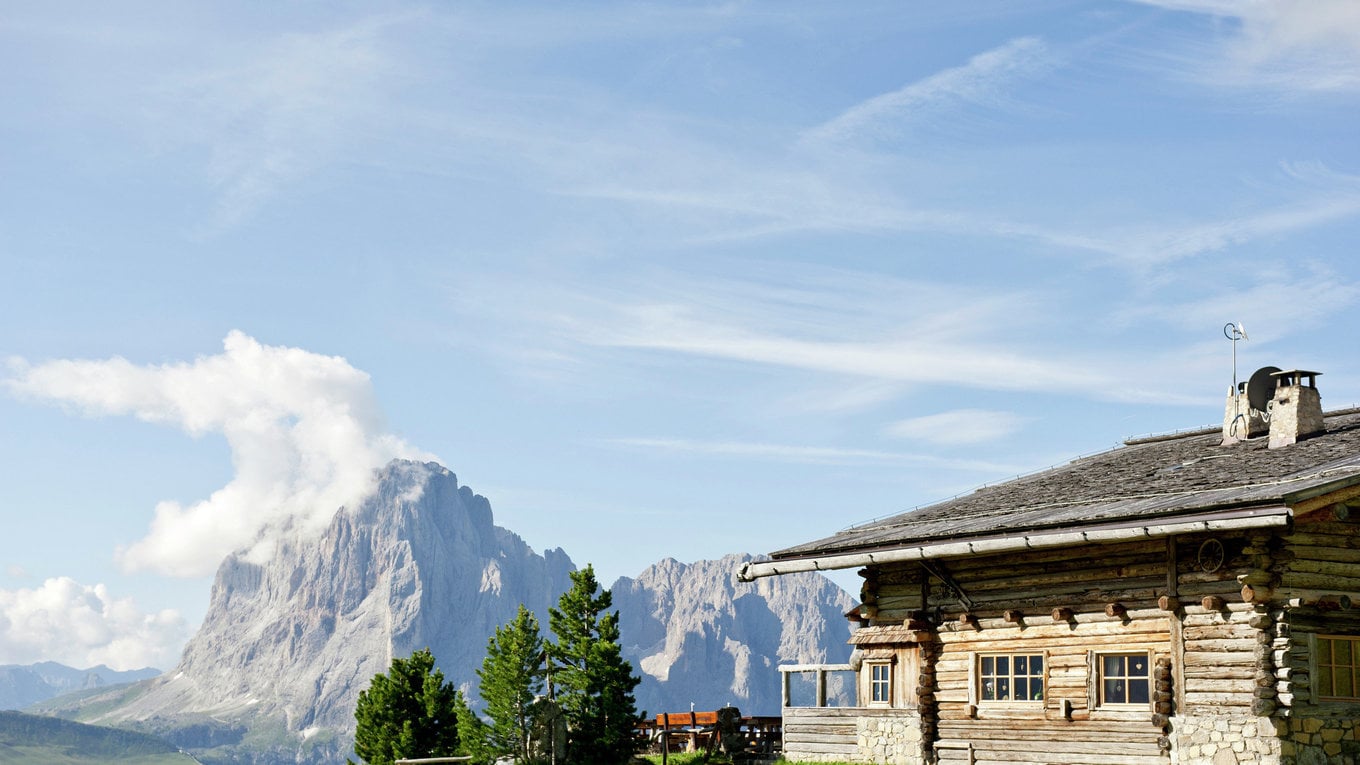 Settimana escursionistica con pernottamento in baita. In montagna.